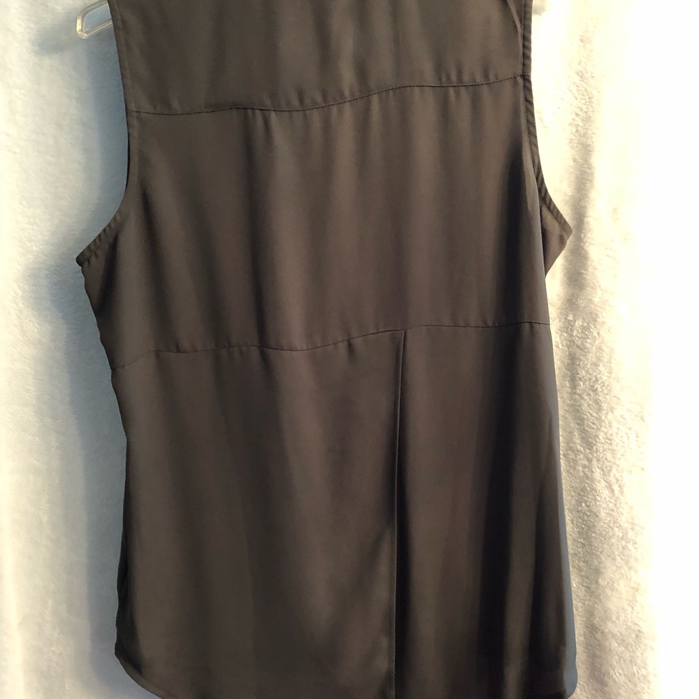 NWT APT. 9 Sleeveless Top. - Picture 5 of 5